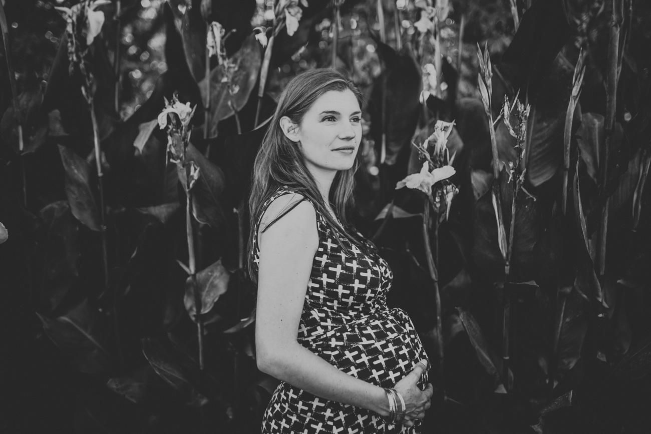 Becca Henry Photography - Oakland Maternity photography- Black and white photo of beautiful momma to be in Golden Gate Park , California.